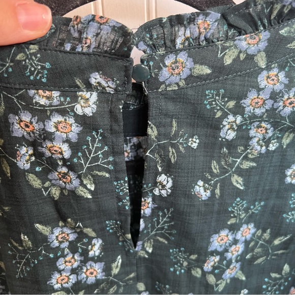 a.n.a NWT Dark Green Floral High Ruffle Neck Long Sleeve Blouse Size XL - Picture 3 of 6
